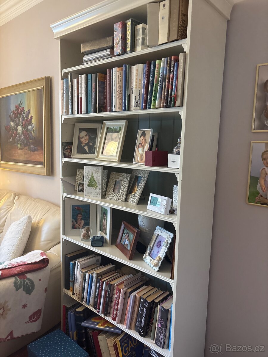 Skříň a komoda + knihovna zdarma - 4