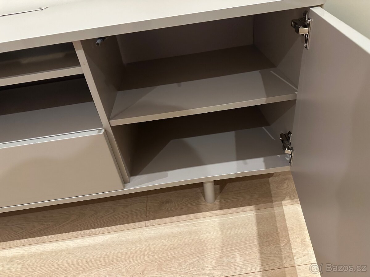 Televizní stolek - 4