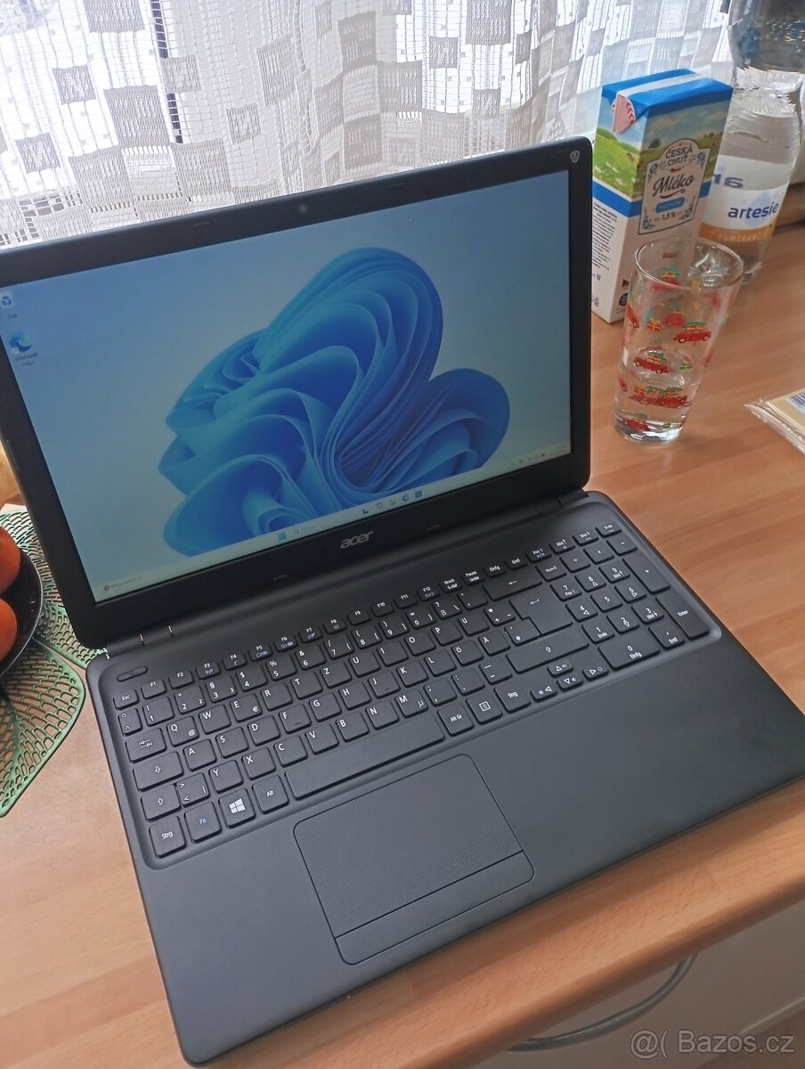 Pěkný notebook Acer - 4