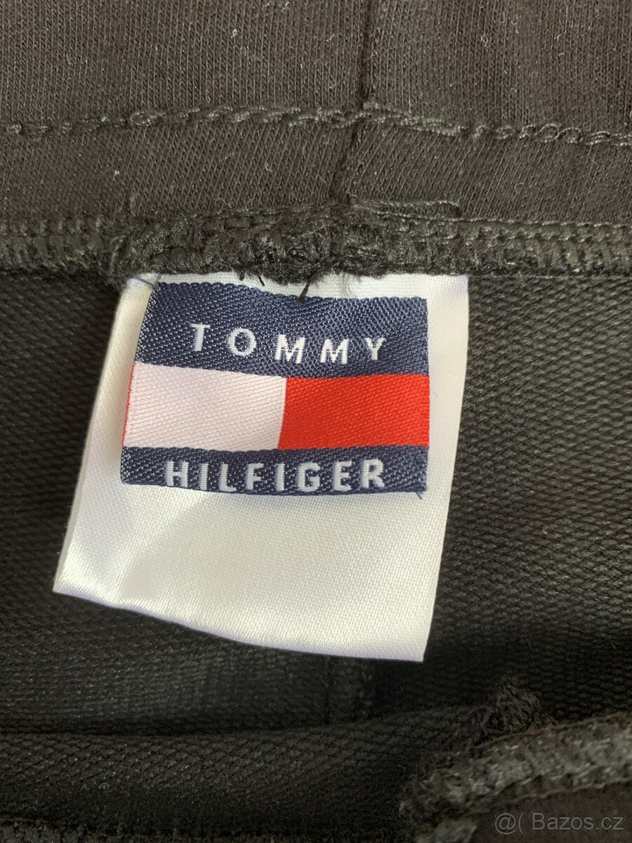 Krasne černe šortky Hilfiger nove - 4