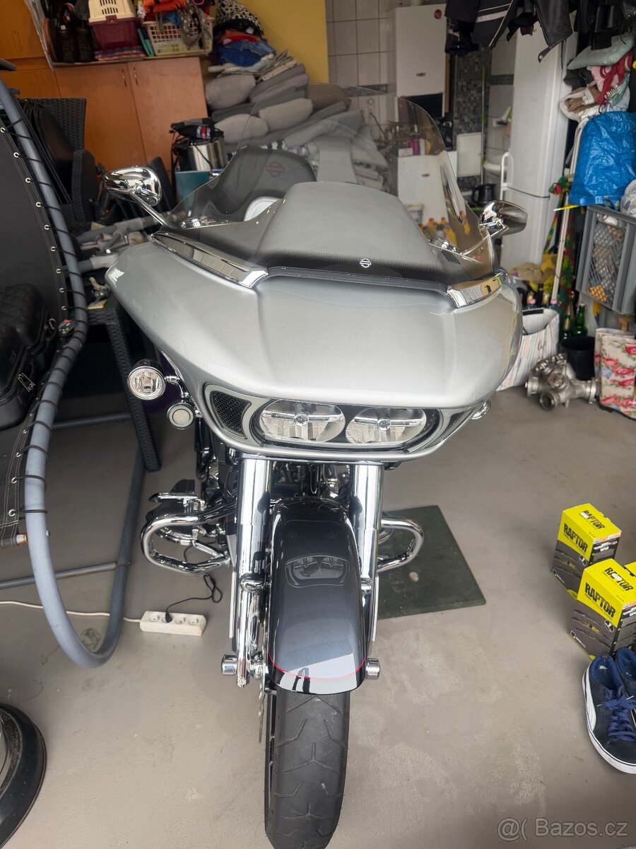 Harley Davidson Road Glide CVO - 4