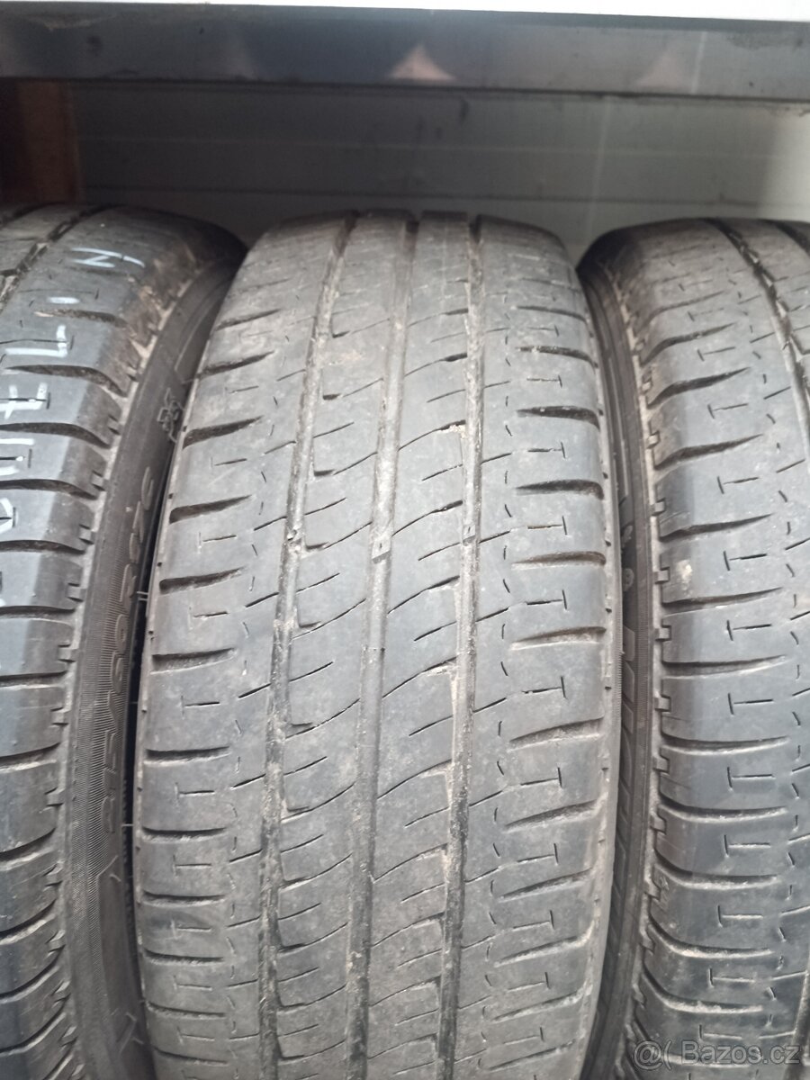 215/60/17C Michelin - 4