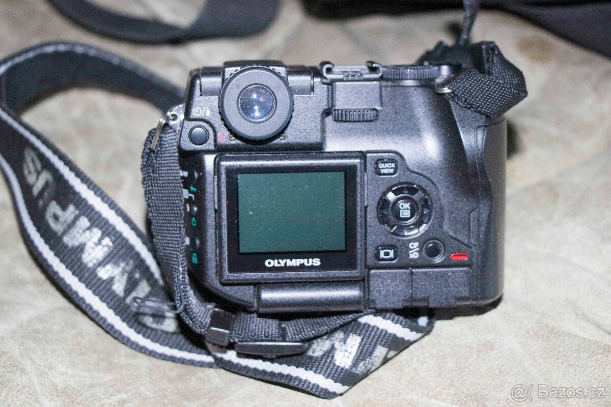 Olympus 8080WZ s příslušenstvím - 4