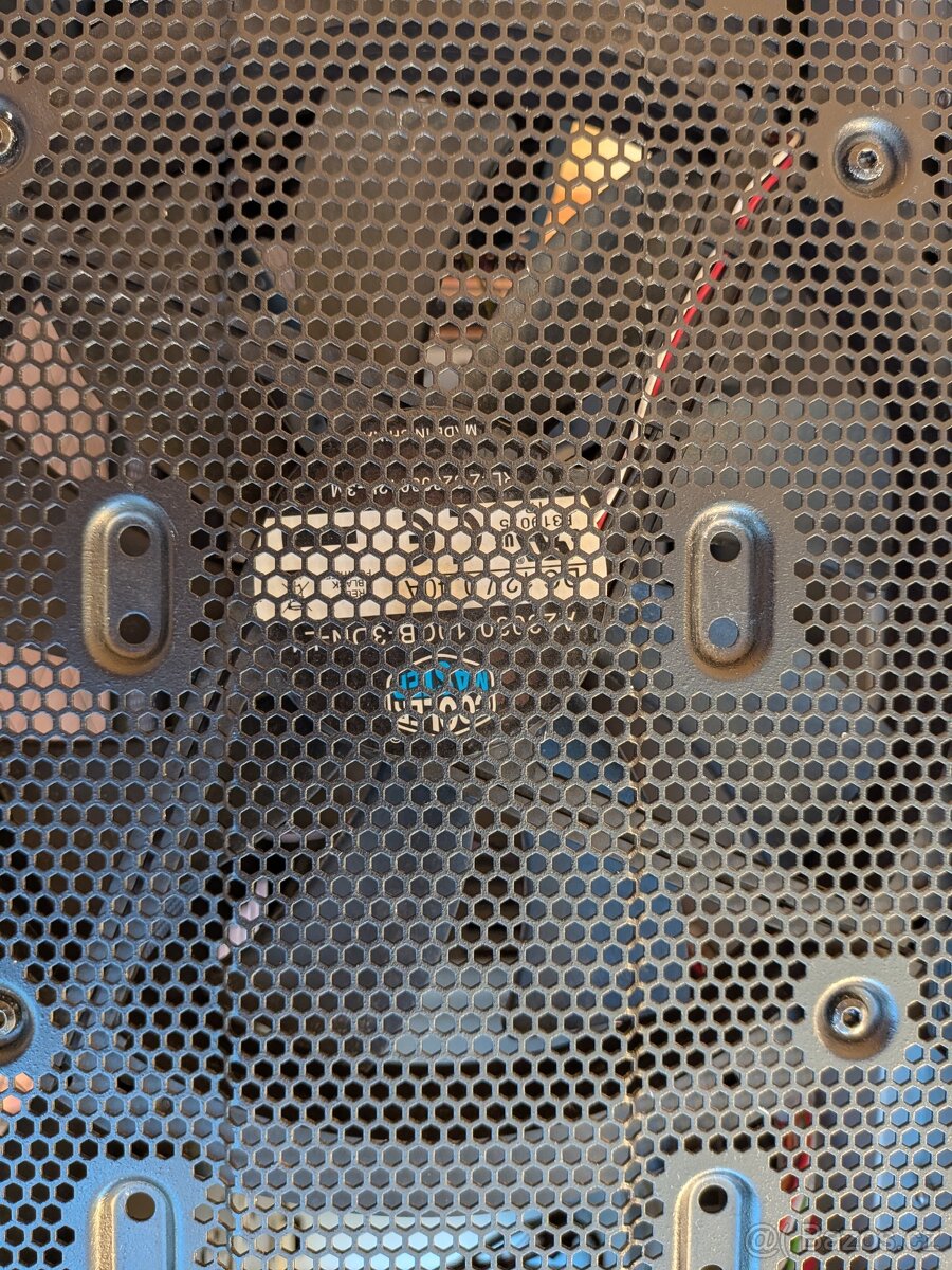 Ikonická PC skříň Full Tower Cooler Master HAF 932 - 4