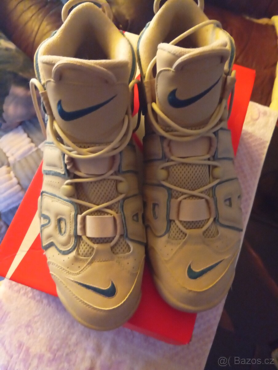 Dvoje boty Nike - 4