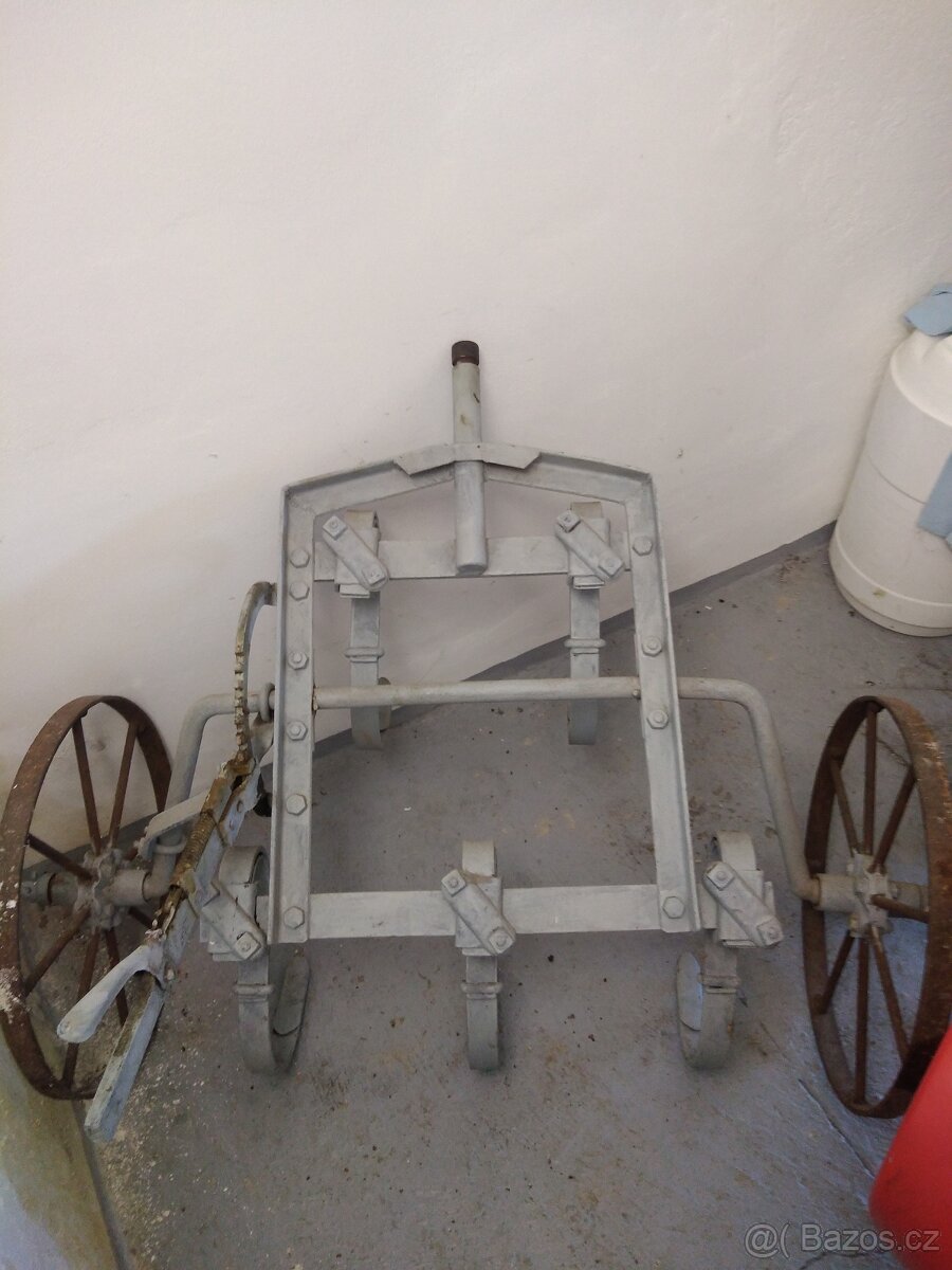 Kultivátor, kypřič za PF 62 - 4