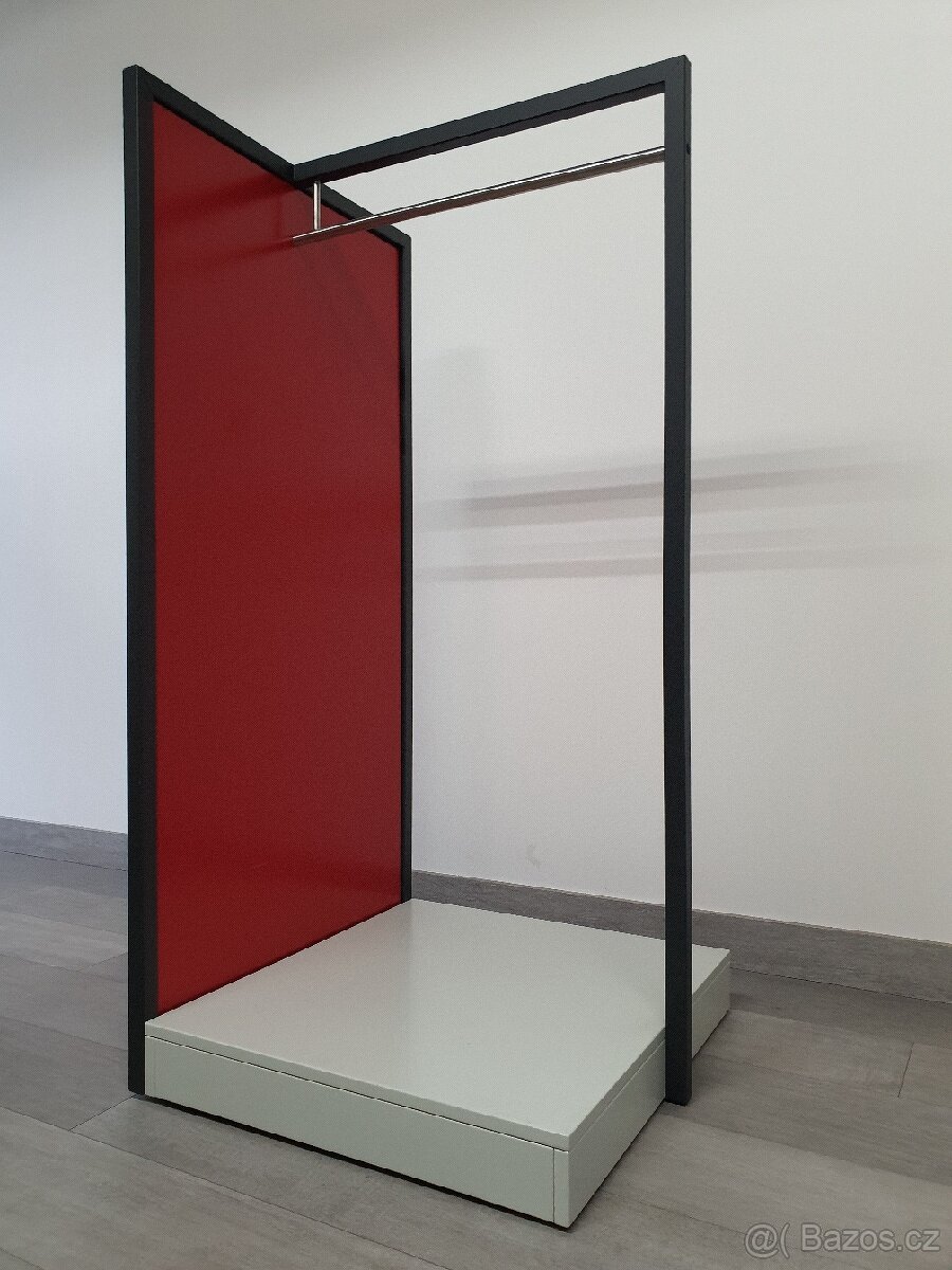 Prostorový stojan na ramínka- RACK - 4