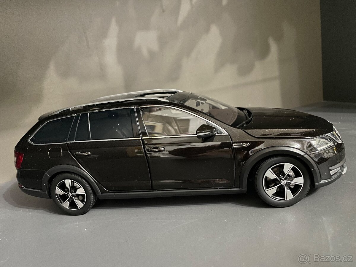 Škoda Octavia III Combi facelift 1:18 Paudi - nové - 4