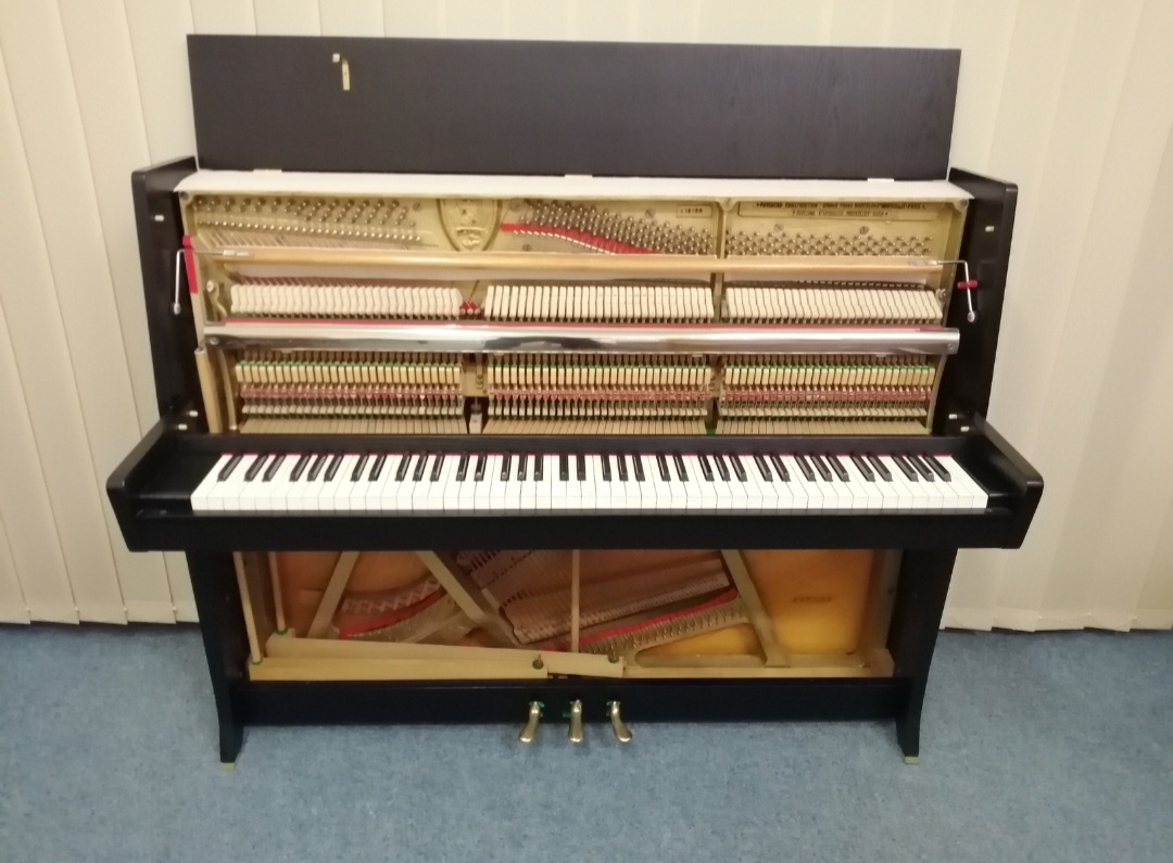 Prodám pianino PETROF K 114, černý satén, TOP stav - 4