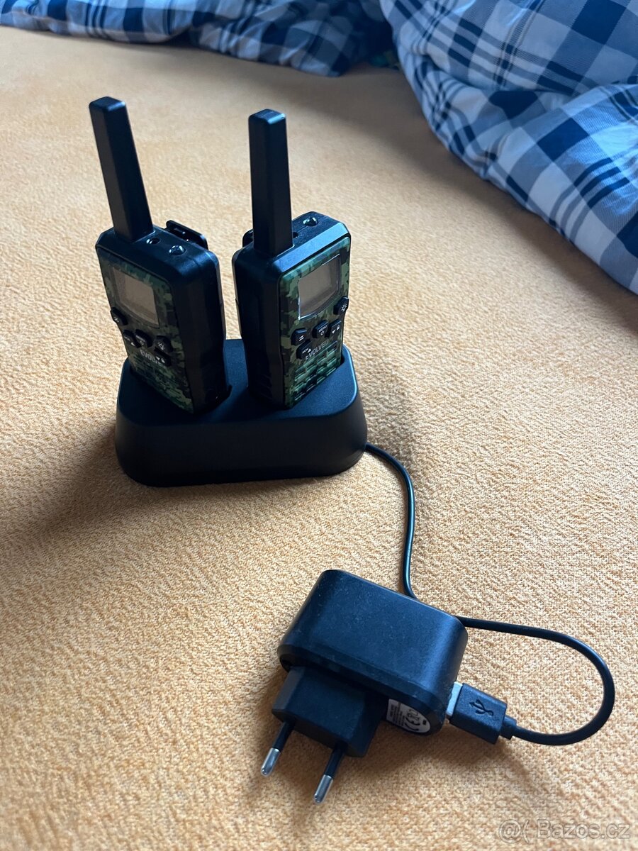 Vysílačky EVOLVEO – sada 2 ks + nabíjecí stanice, jako nové - 4