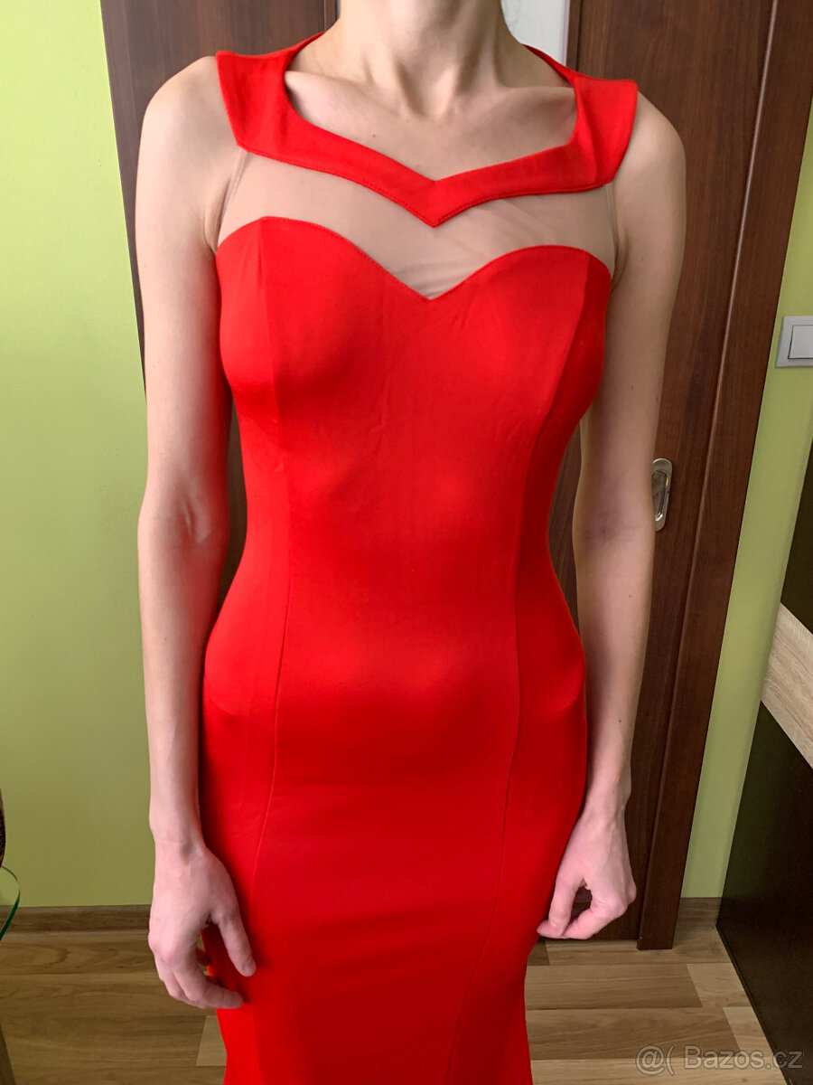 Červené pružné šaty - 4