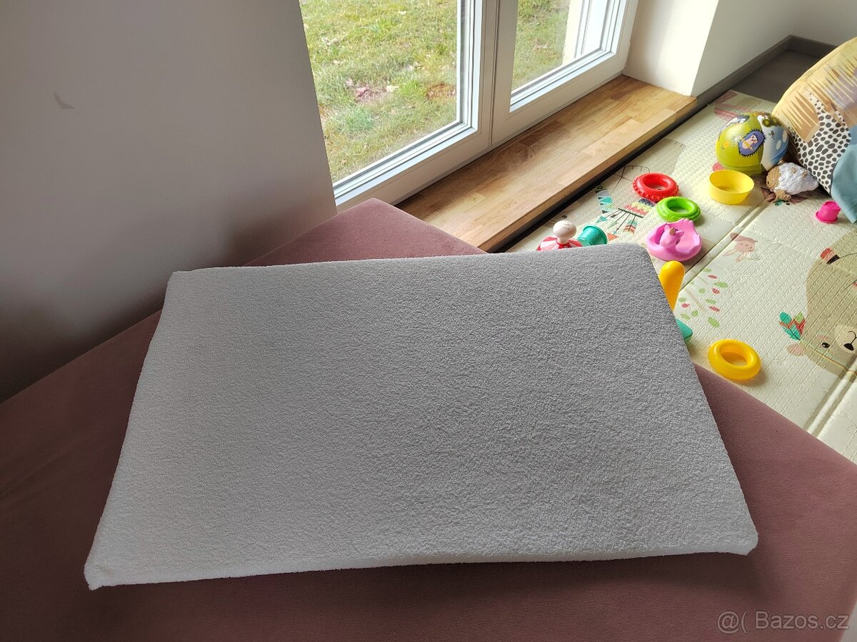 Klínky do postýlky, kočárku - 4