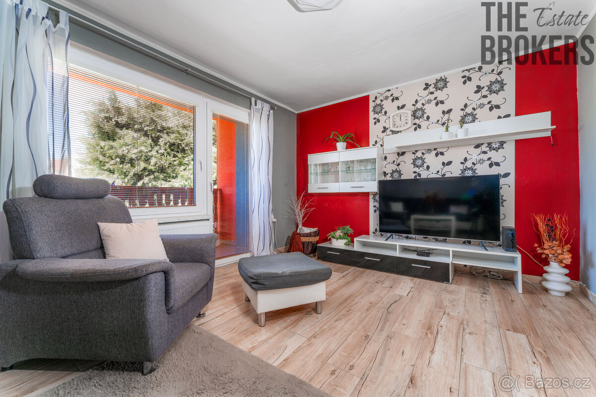 Prodej rodinného domu, celková užitná plocha 187 m², pozemek - 4