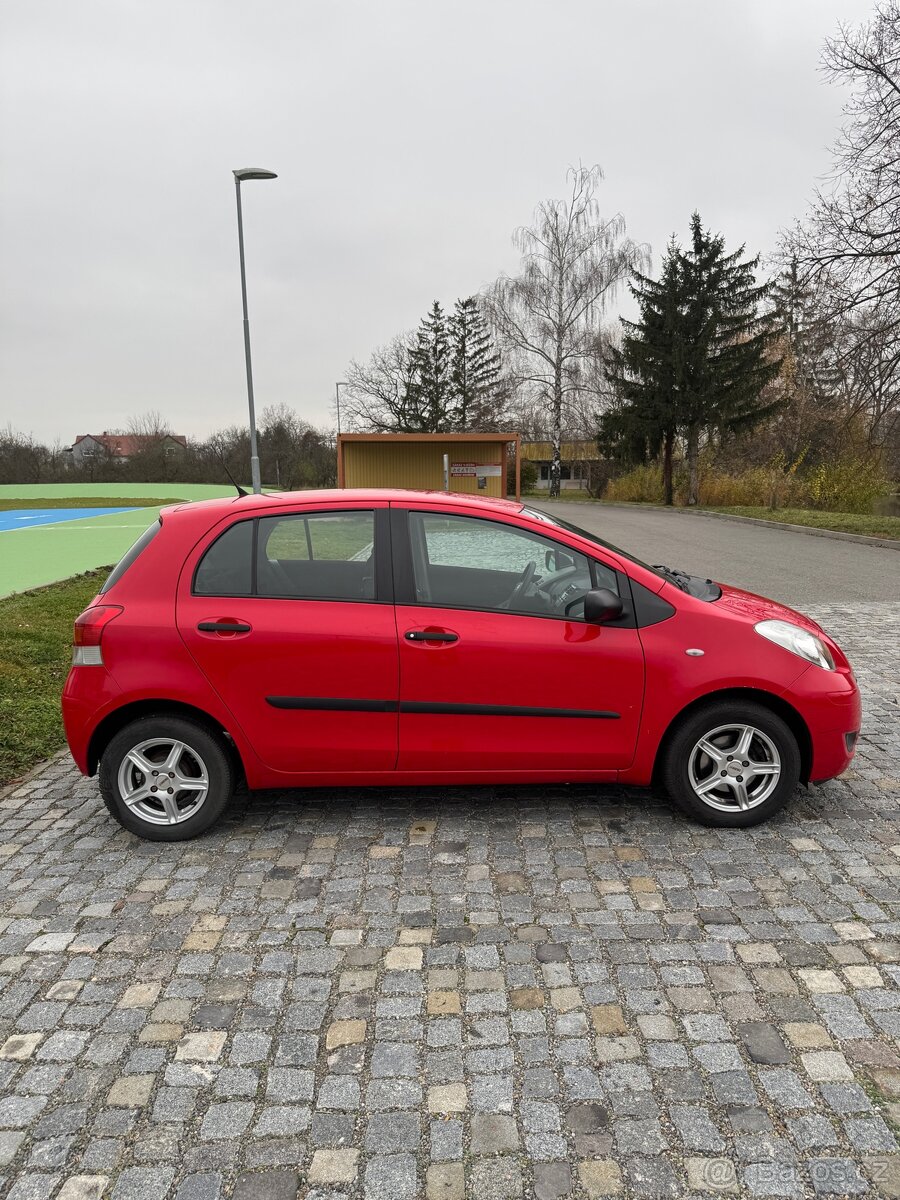 Toyota Yaris 1.0 - 4