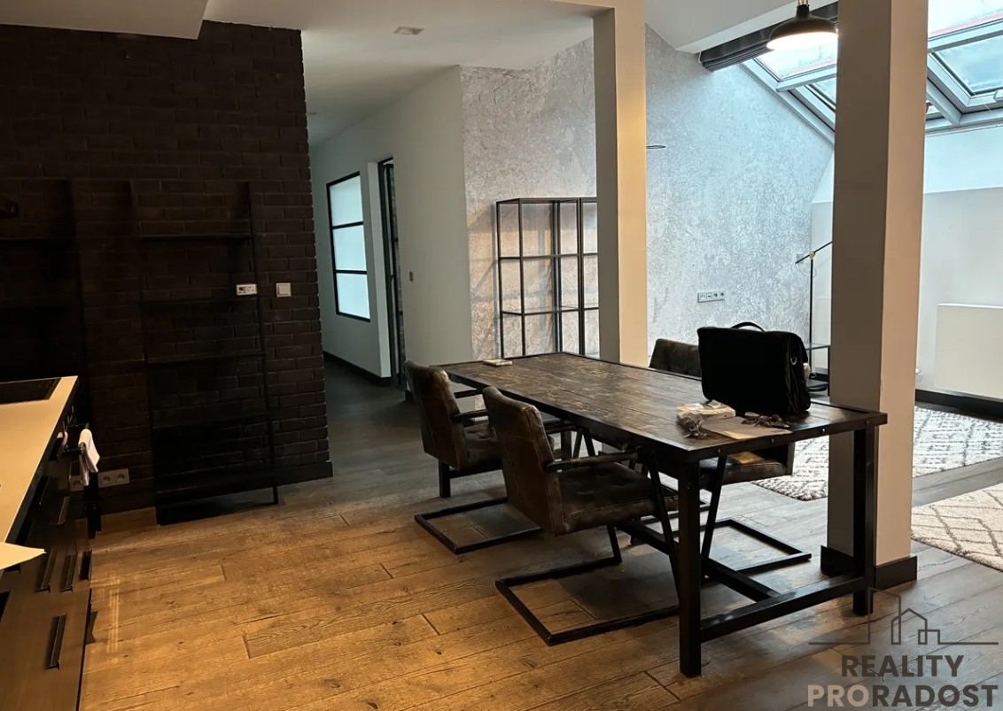 Pronájem bytu 3+kk 115 m² Revoluční, Praha - 4