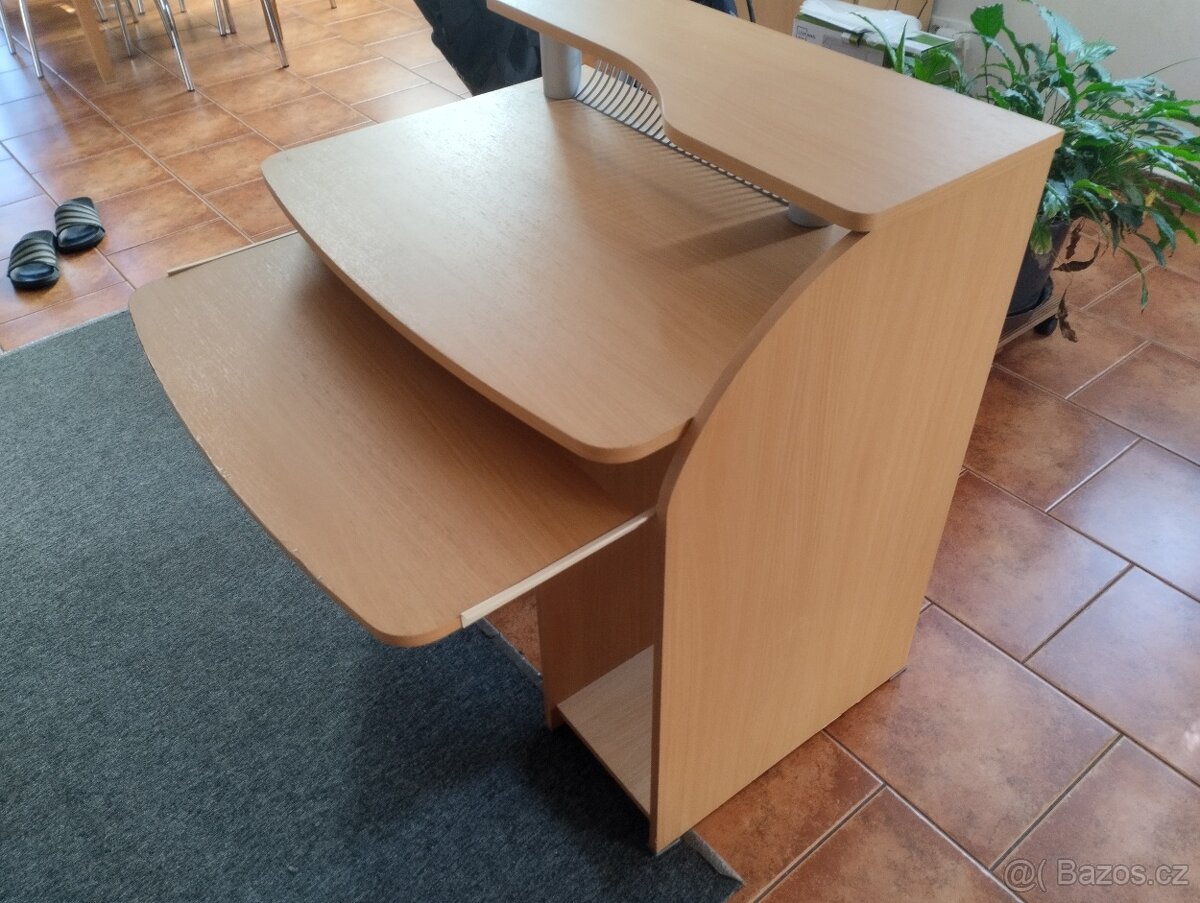 PC stůl - 4