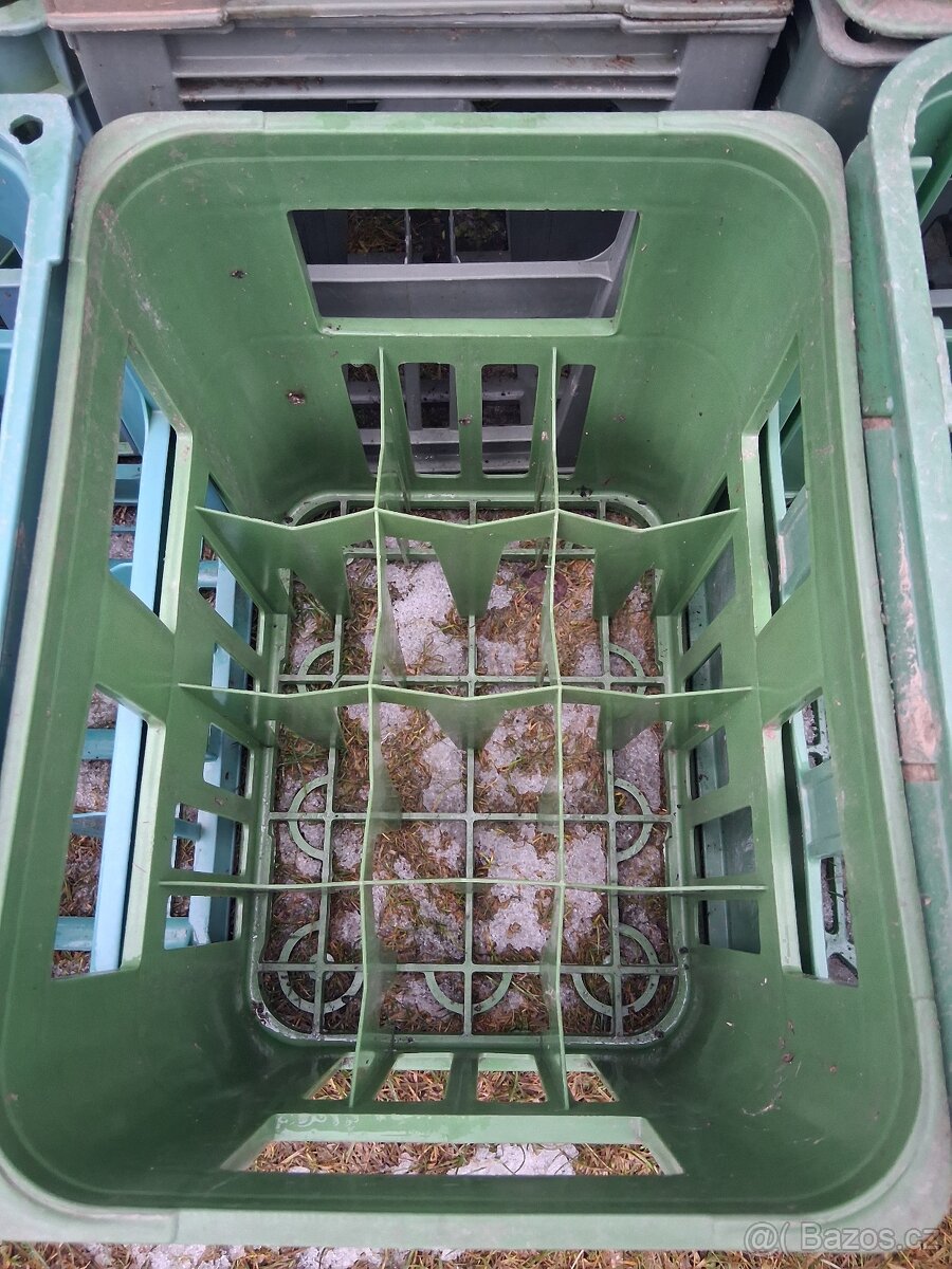 Prodám více kusů bedýnek na lahve - 4