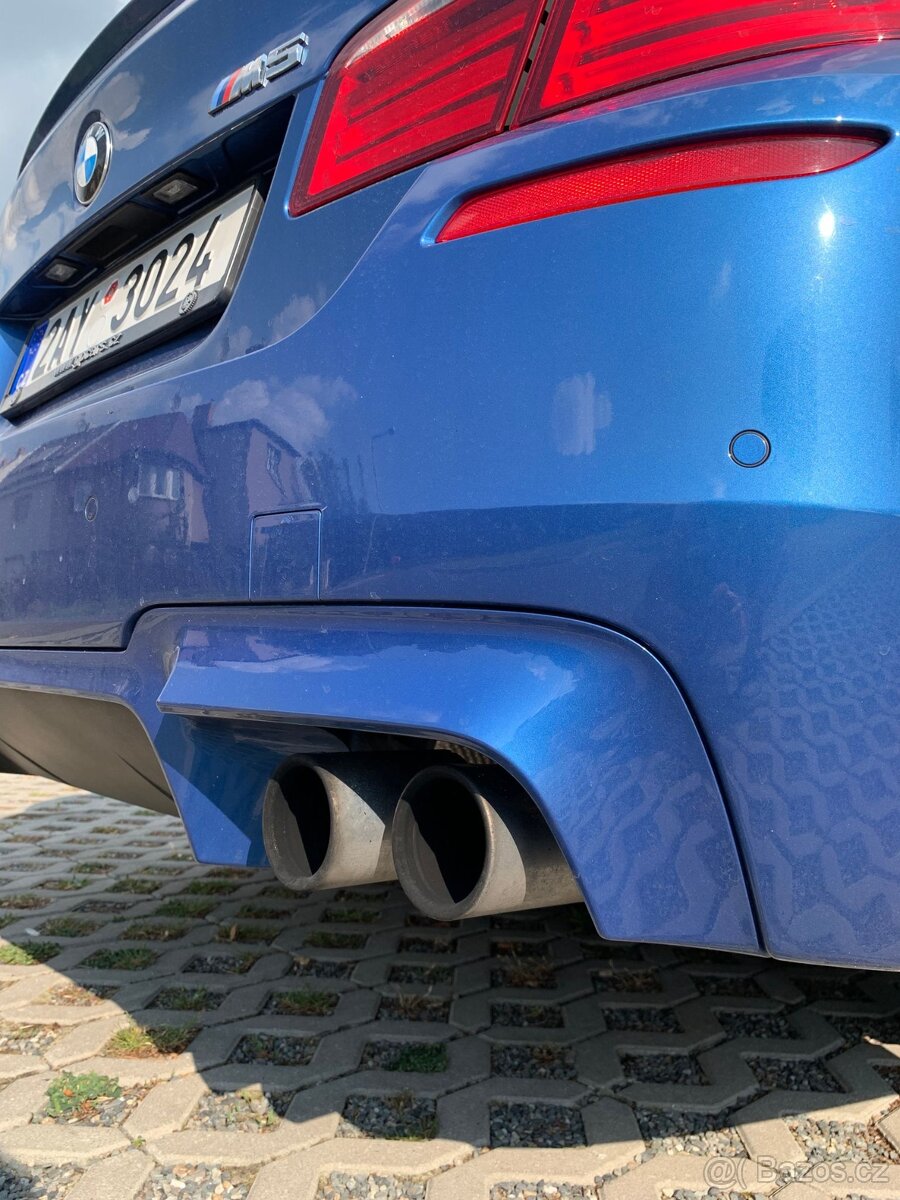 BMW M5 F10 4.4 V8 - 4