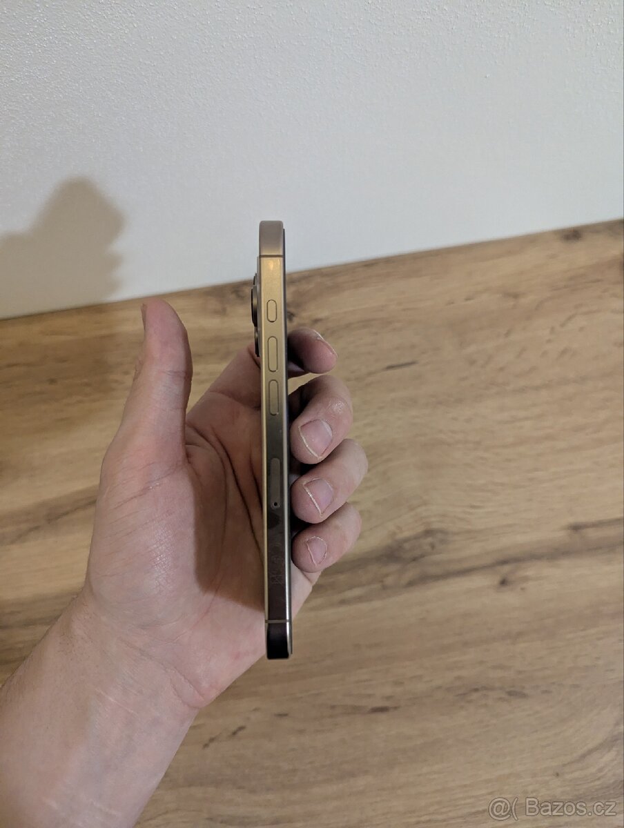 Prodám Apple iPhone 16pro/128 GB - skvělý stav - 4