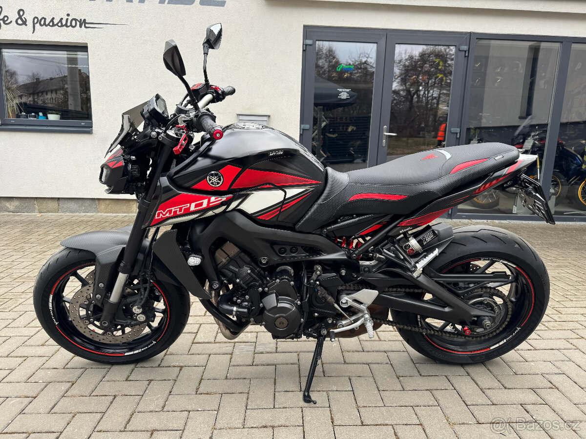 Yamaha MT-09 - 4