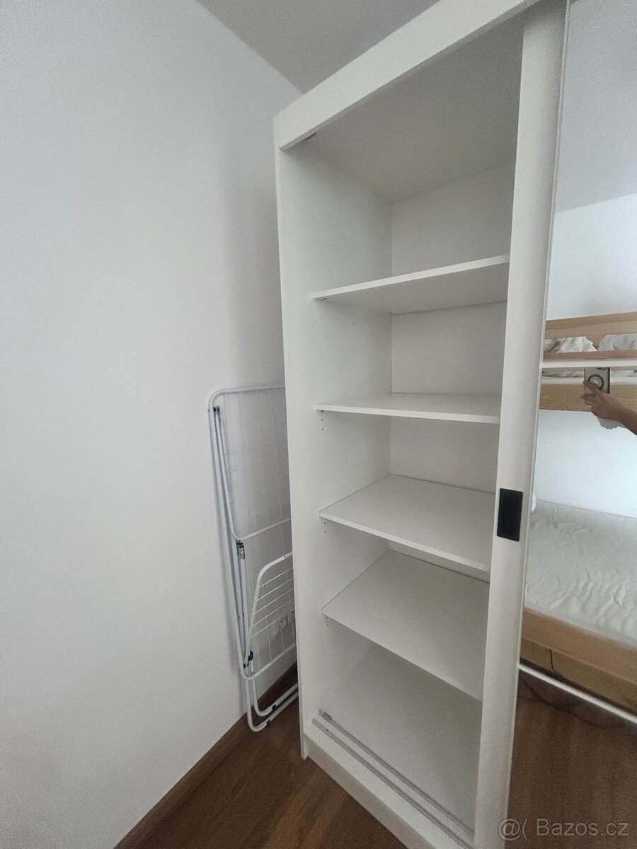Šatní skříň - 4