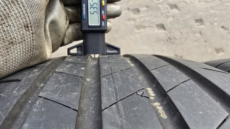 Letní pneu 215/55/17 Bridgestone - 4