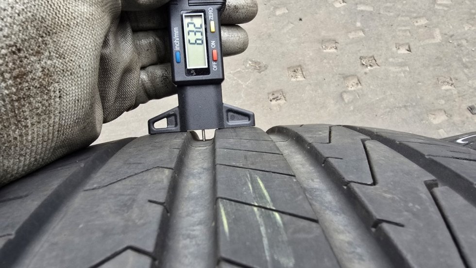 Letní pneu 235/45/18 Hankook - 4