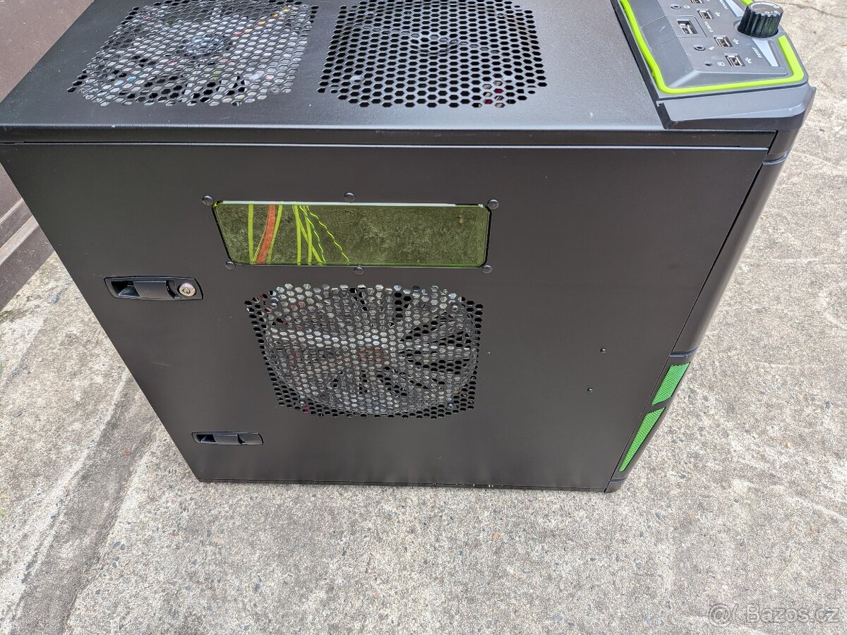 Ikonická PC skříň Thermaltake Element V NVIDIA Edition - 4