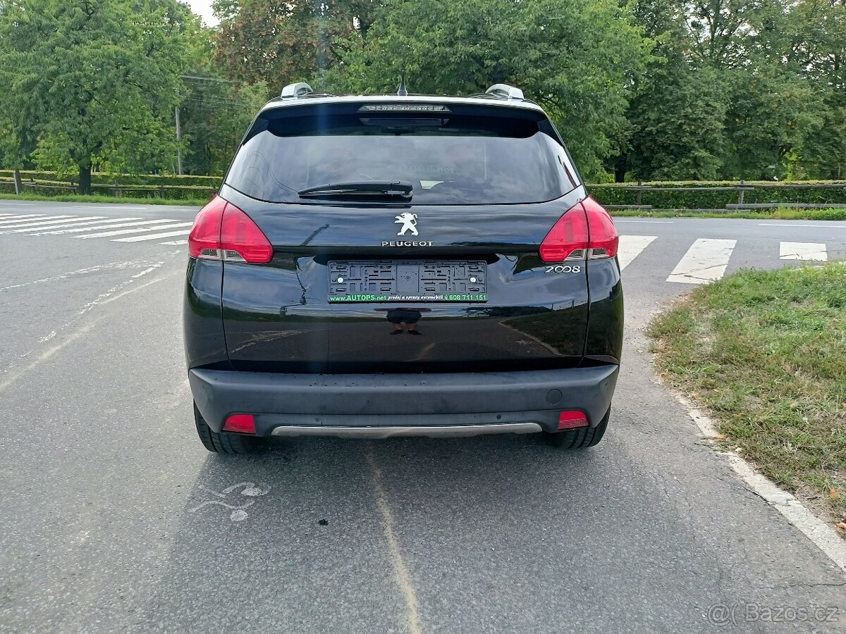 Peugeot 2008 1.2 VTi STYLE - 4