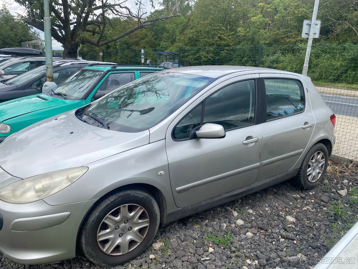 Peugeot 307 1.6 (HDi 80kW) 2006 - celek na díly - 4
