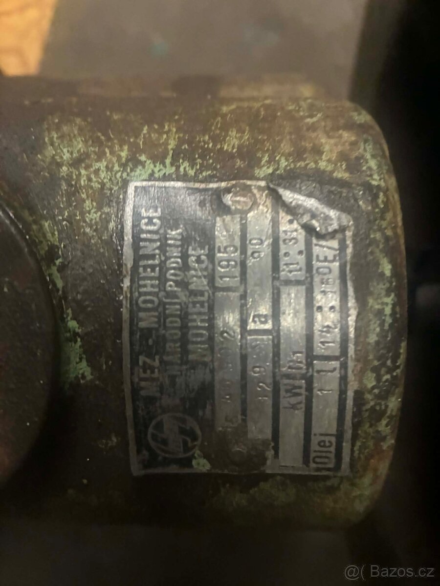 Elektromotor s převodovkou - 4