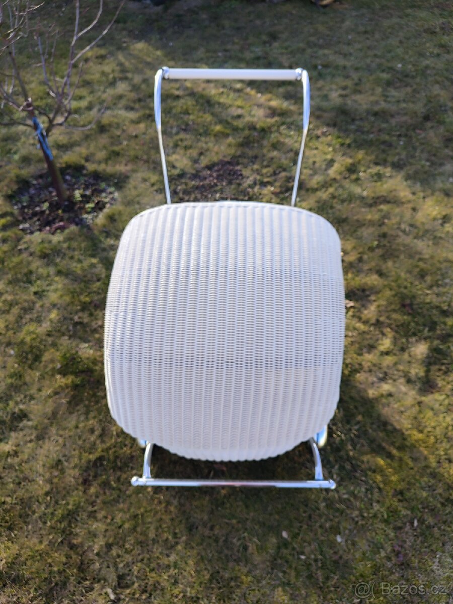 Renovovaný proutěný retro kočárek Liberta - 4