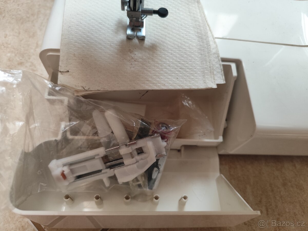 Prodám elektrický šicí stroj Janome - 4