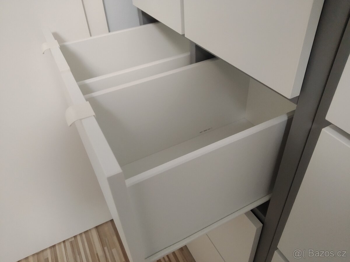 Skříňka (k dispozici 2x) - 4