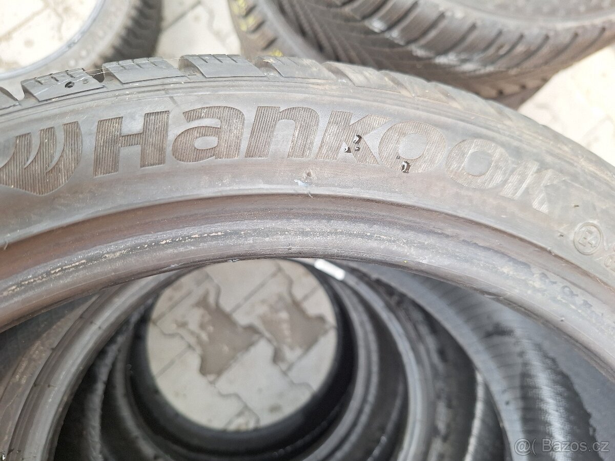 Prodám zimní pneu 225/40/18 Hankook - 4