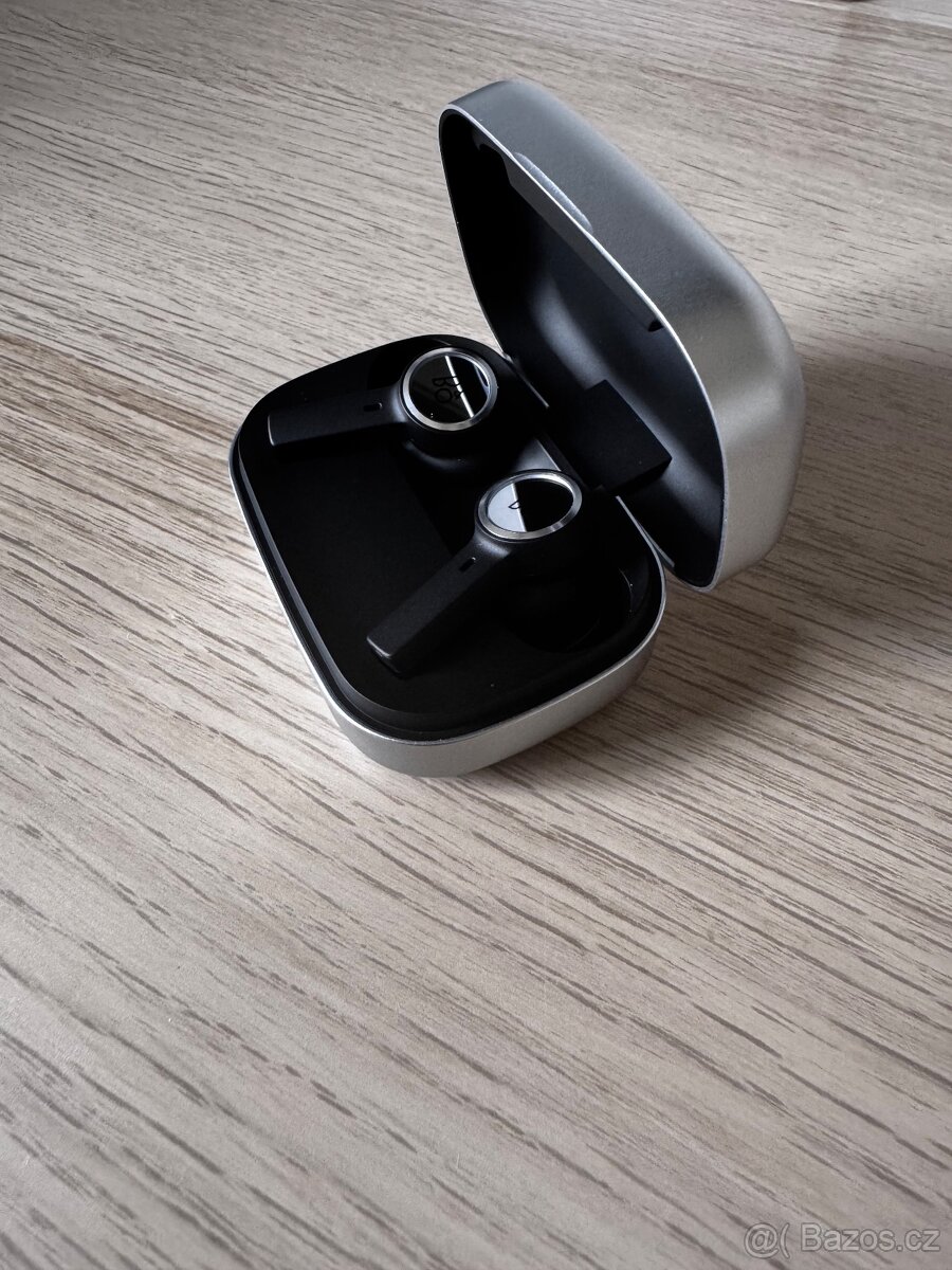 Bang & Olufsen Beoplay E11 - 4