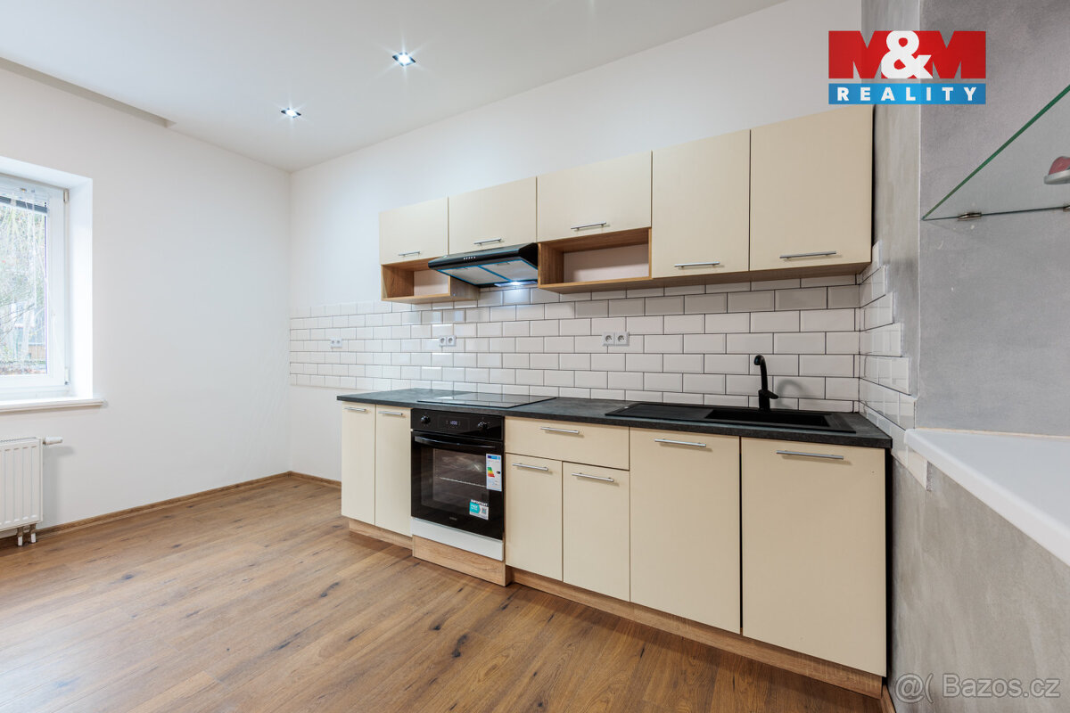 Prodej bytu 2+kk v Karlových Varech, 40 m2, ul. Závodu míru - 4