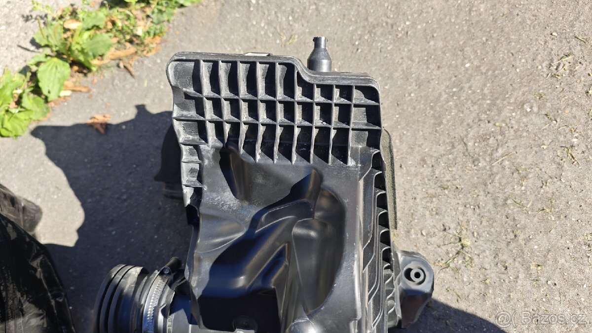 Box na vzduchový filtr - 165007121R Renault Talisman Megane - 4