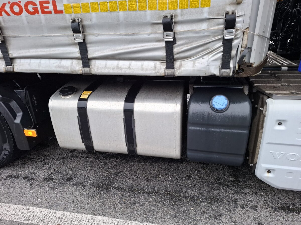 Tahač Volvo FH13 + návěs Kögel - 4