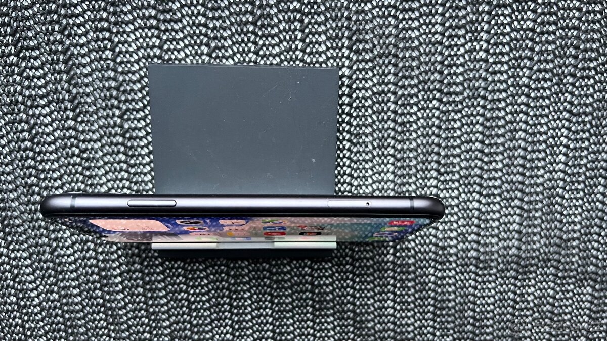 Apple iPhone 11, 64 GB, stav A, baterie 86% - 4