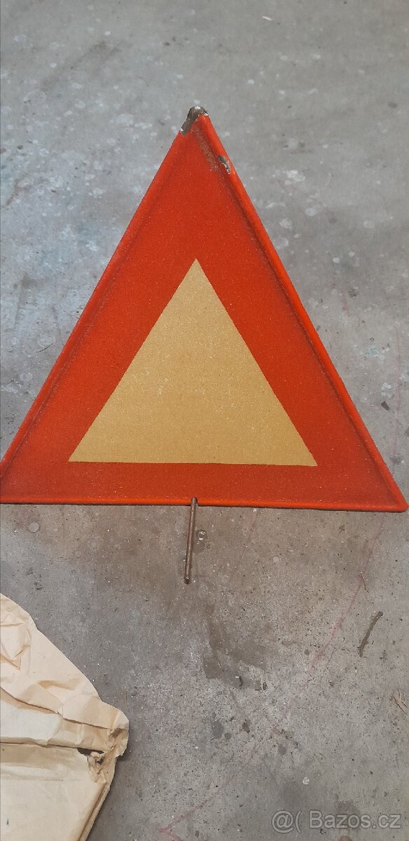 Výstražný trojúhelník starý - 4