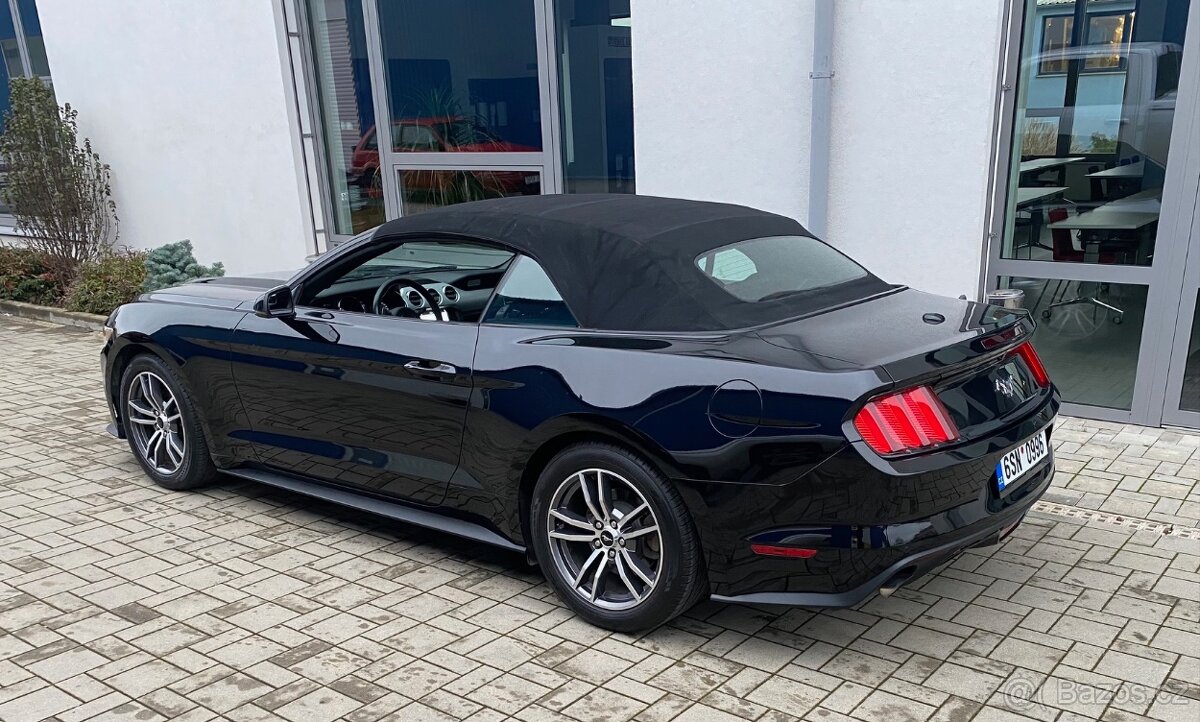 Ford Mustang - 4