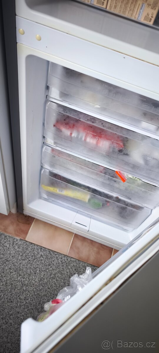 LEDNICE S MRAZÁKEM SAMSUNG - 4