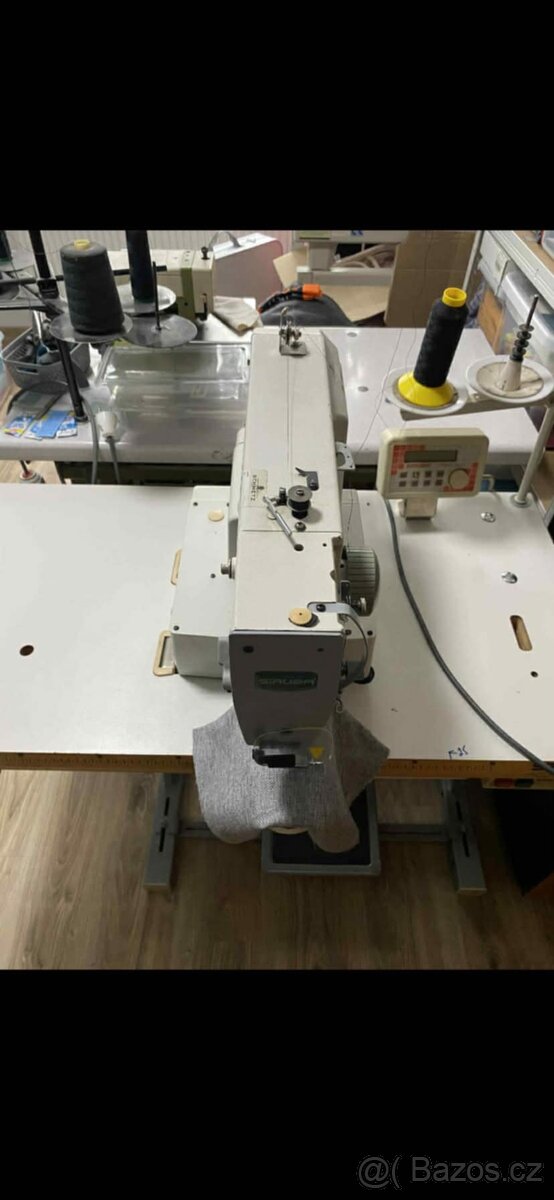 Ryglovaci šicí stroj - 4