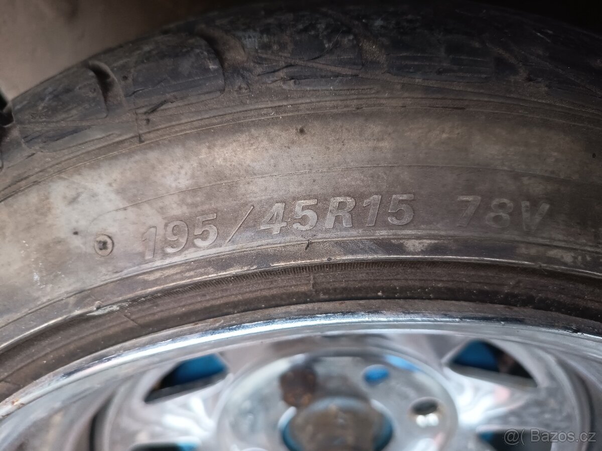 Prodám kola Mangels 4x130 r15 8j et0 - 4