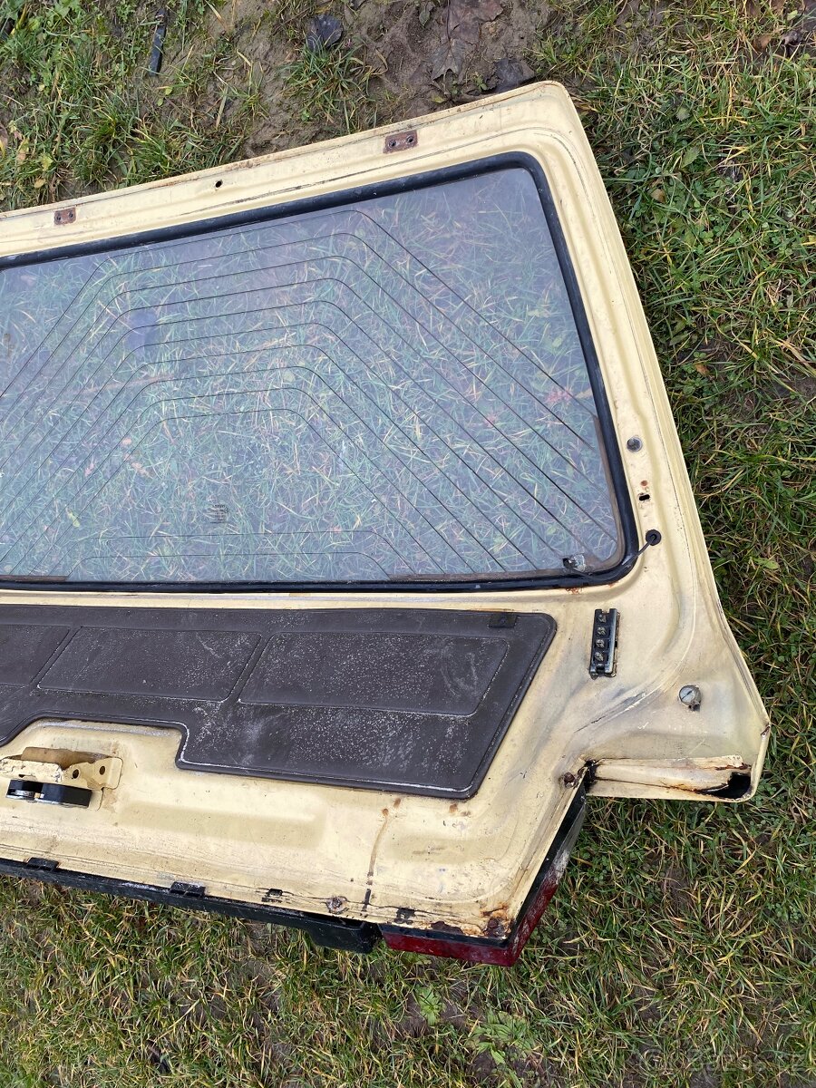 Favorit víko kufru - 4