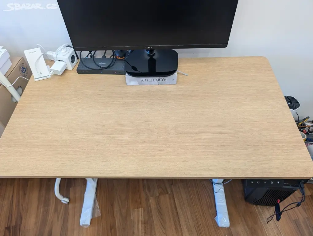 Výškově nastavitelný elektrický stůl (110 x 60 cm) - 4