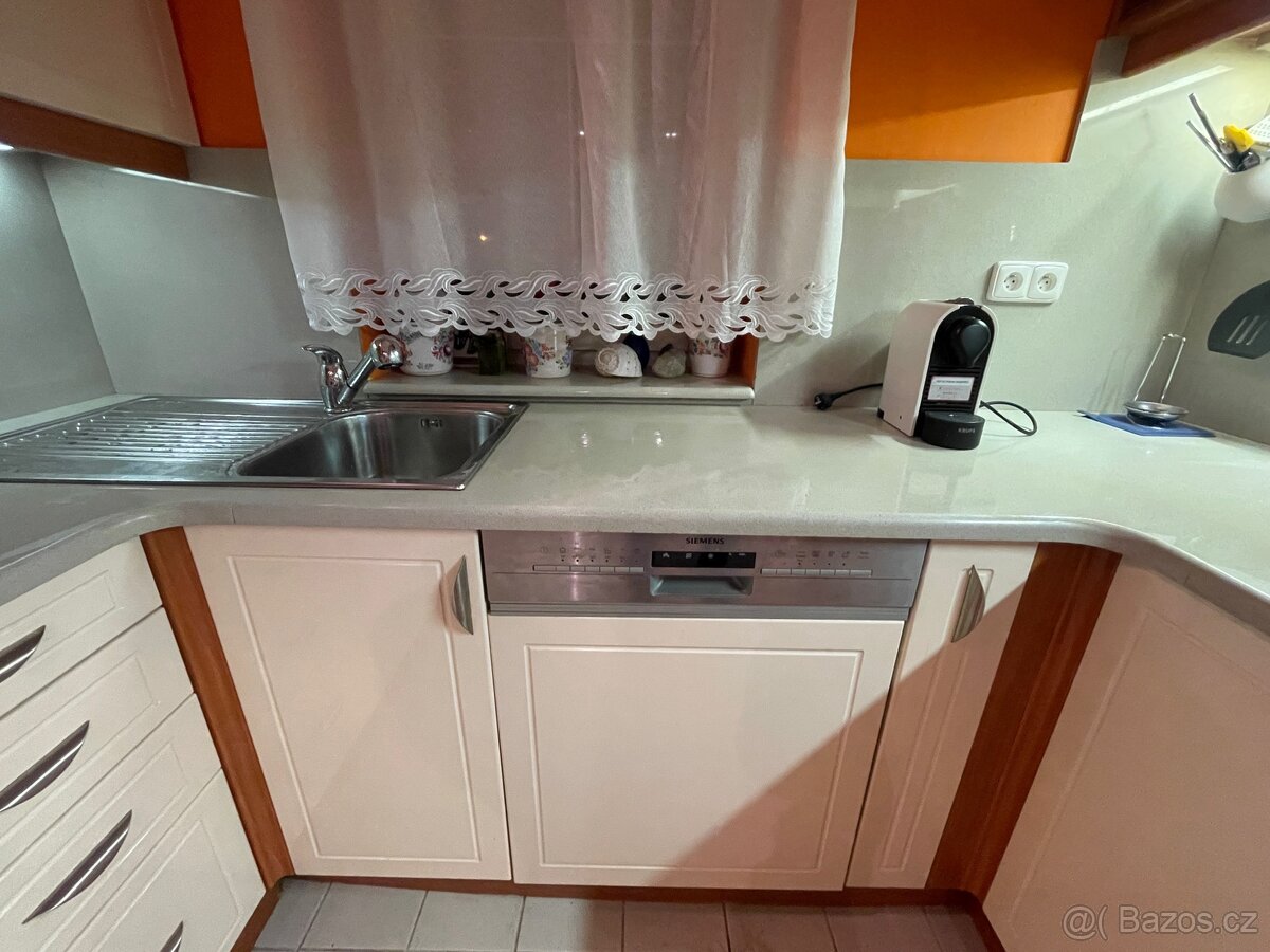 Kuchyňská linka vč. spotřebičů - 4