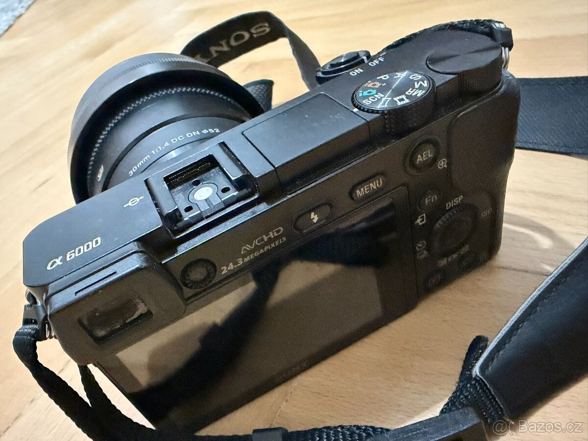 Sony A6000 + Sigma 30mm f/1.4 + SELP1650 + SEL55210 komplet - 4