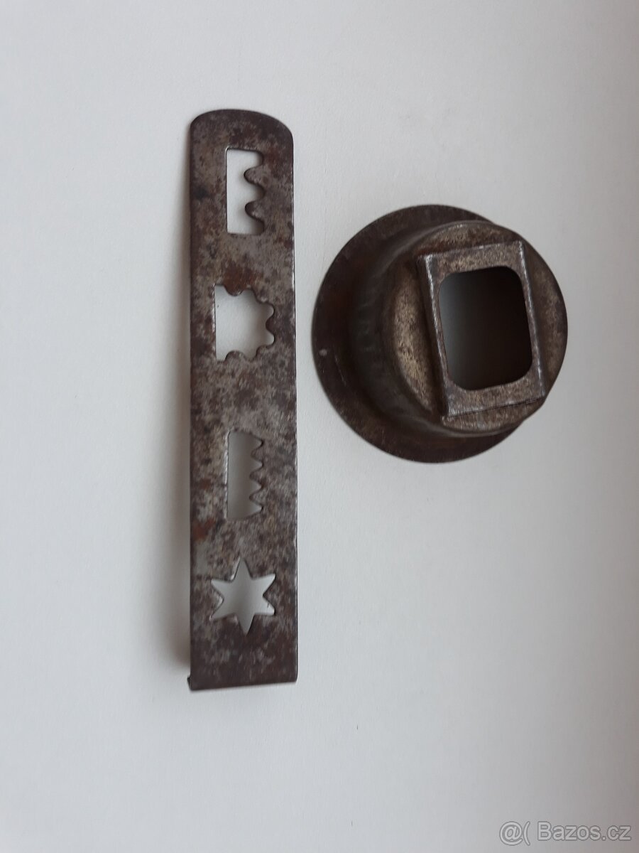 Starožitná vykrajovátka na cukroví - 4